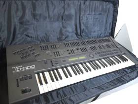 Roland JD-800 Programmable Synthesizer