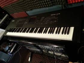 Yamaha MOTIF XS8 88-Key Music Synth Workstation