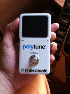 Тюнер гитарный напольный TC Electronic PolyTune