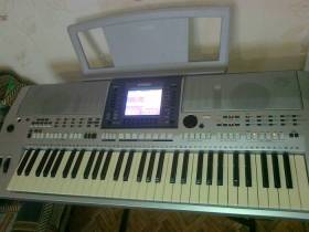 Yamaha PSR -S700