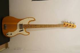 Fender Telecaster Fretless Bass
