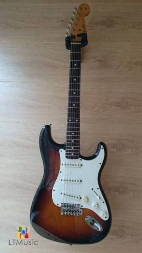 Fender STRATOCASTER ST62 Vintage Sunburst