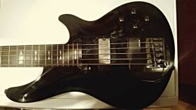 Schecter  Omen 5 bass