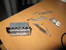 Тремоло  на шести винтах от Fender Strat 