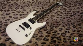 Jackson SLSMG Soloist Snow White EMG