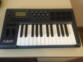M-Audio axiom 25