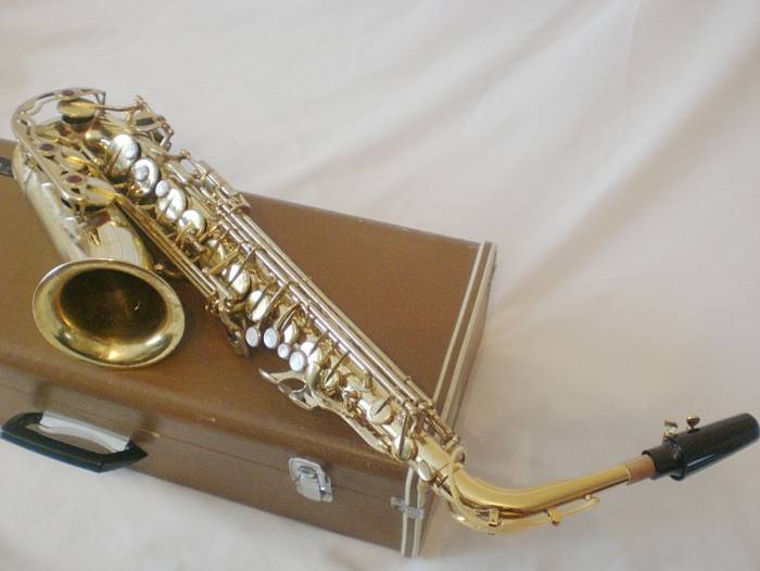 Электронный саксофон Yamaha. Yamaha yas 480 и Старая модель. Продам саксофон