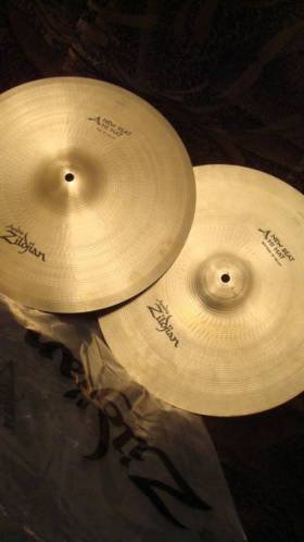 Zildjian Avedis New Beat Hi-Hat 15