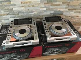 Pioneer 2x Pioneer CDJ-2000