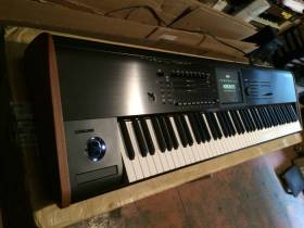 Korg Kronos 2 88-Key музыкальной станцией клавиатура