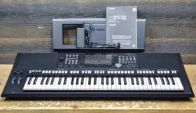 Yamaha PSR-S975