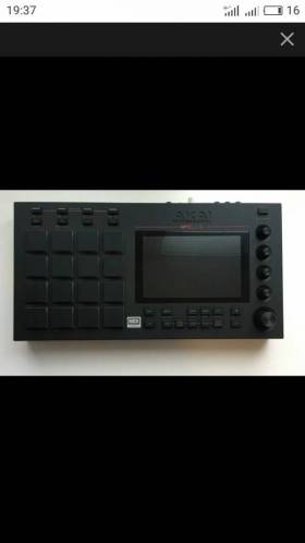 AKAI mpc live