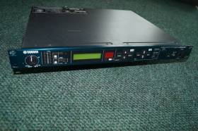 мультиэффект процессор Yamaha SPX-2000 Yamaha SPX-2000