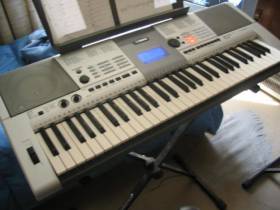 Yamaha PSR-E403