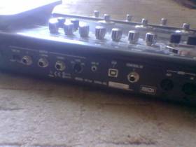 мультипроцессор с ламповым предусилком + чемодан ZOOM G7.1ut