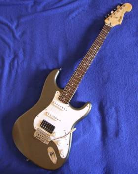 Squier VINTAGE MODIFIED STRAT HSS RW