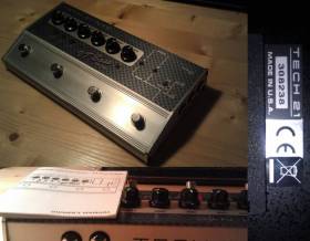 Педаль эффектов для бас-гитары, предусилитель, эмулятор TECH 21 SansAmp VT Bass Deluxe