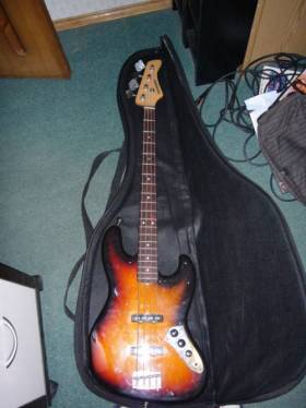 Fernandes Jazz Bass