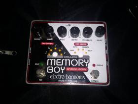 Аналоговый дилэй Electro-harmonix (EHX) Deluxe Memory Boy