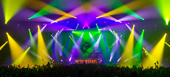 MAC Aura в туре Bassnectar