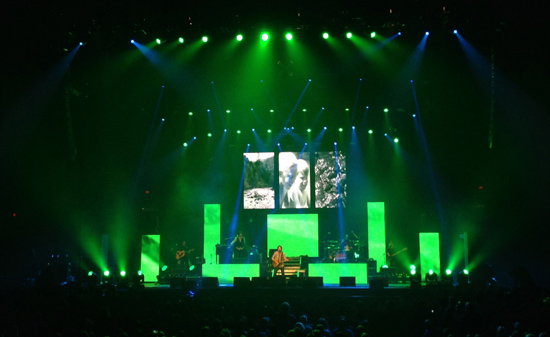 Приборы Martin Professional добавили ярких нот классическому рок-звучанию Джона Фогерти