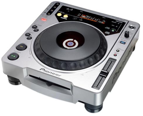Pioneer CDJ-800 MK2 Цифровая CD-дека с поддержкой MP3