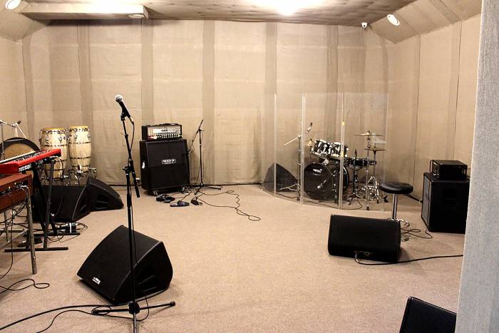 Студия где купить. Студия звукозаписи Орехово-Зуево. Репетиционная база 10 я линия во 59. Оборудование для студии звукозаписи. Звукоизоляция репетиционной базы.